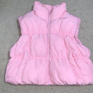Light pink puffer vest in excellent condition